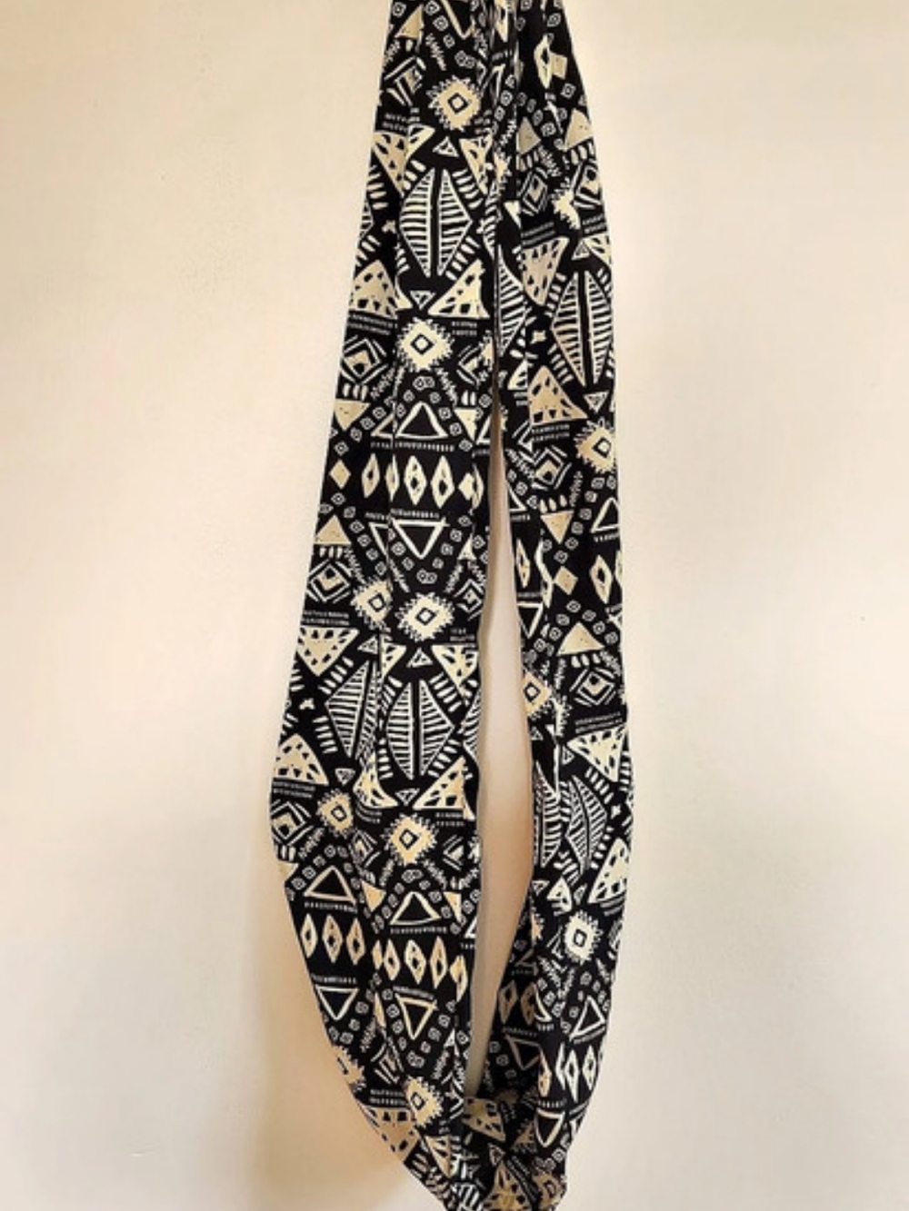 Geometric Scarf in Black & Cream Like New
